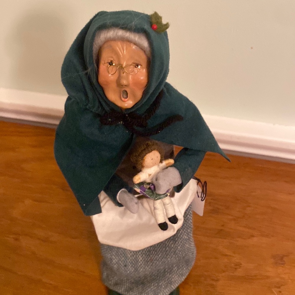 Byer’s Choice Caroler
